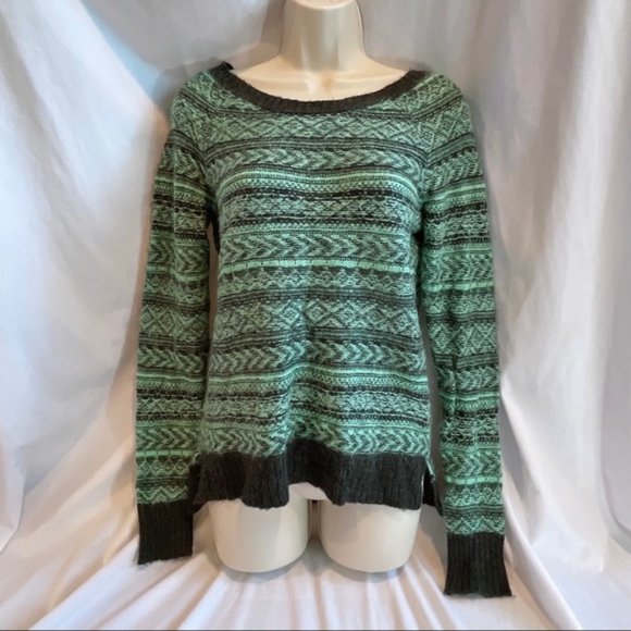 American Eagle Outfitters Sweaters - American eagle green sweater